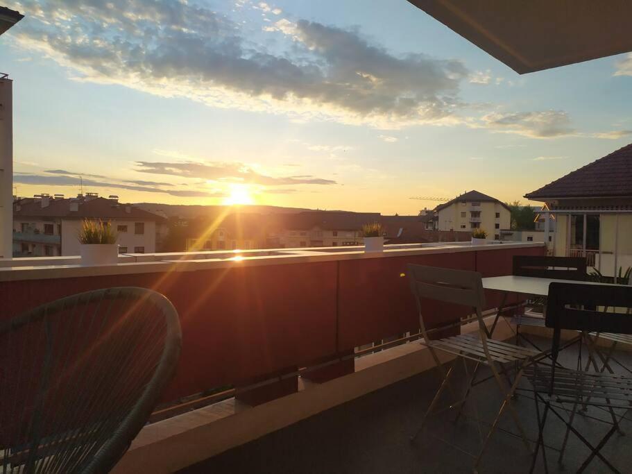 Cabana & Le Central - Proche Lac , Terrasse Et Parking Annecy Ngoại thất bức ảnh